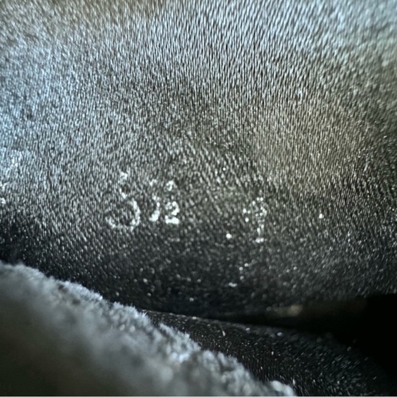 Stuart Weitzman Catch Tie-Back Suede Ankle
Boot Size 6.5 - Picture 10 of 14